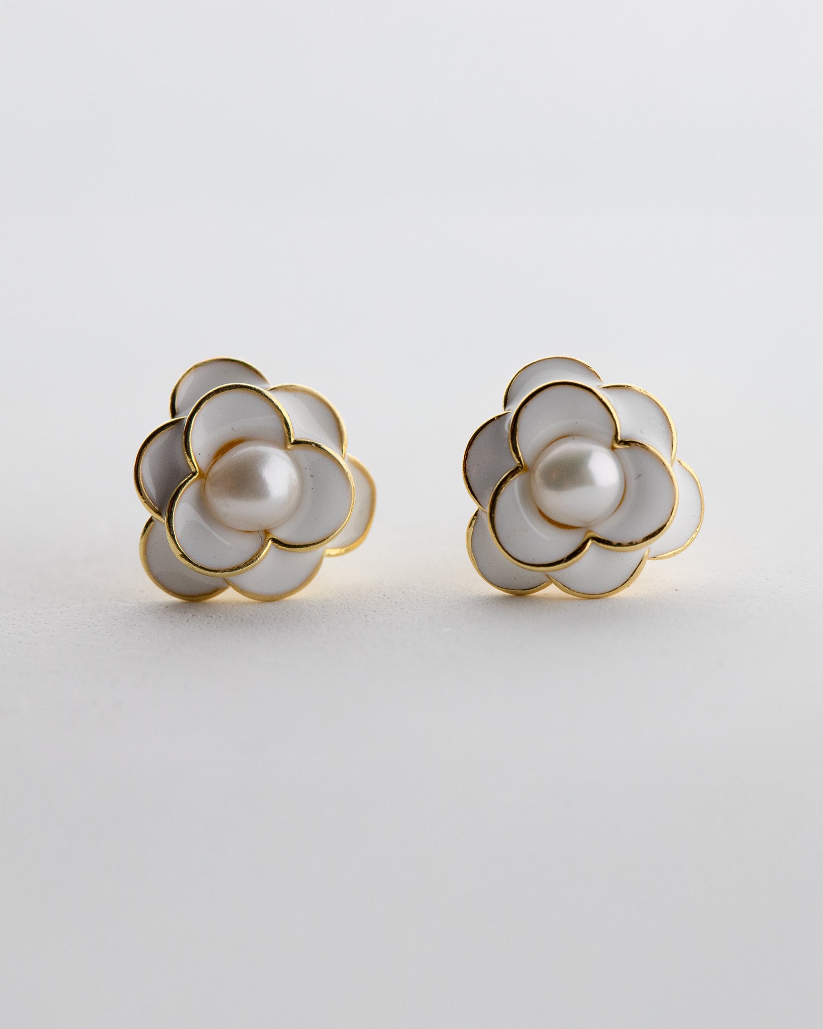 Camélia de Perle Earring