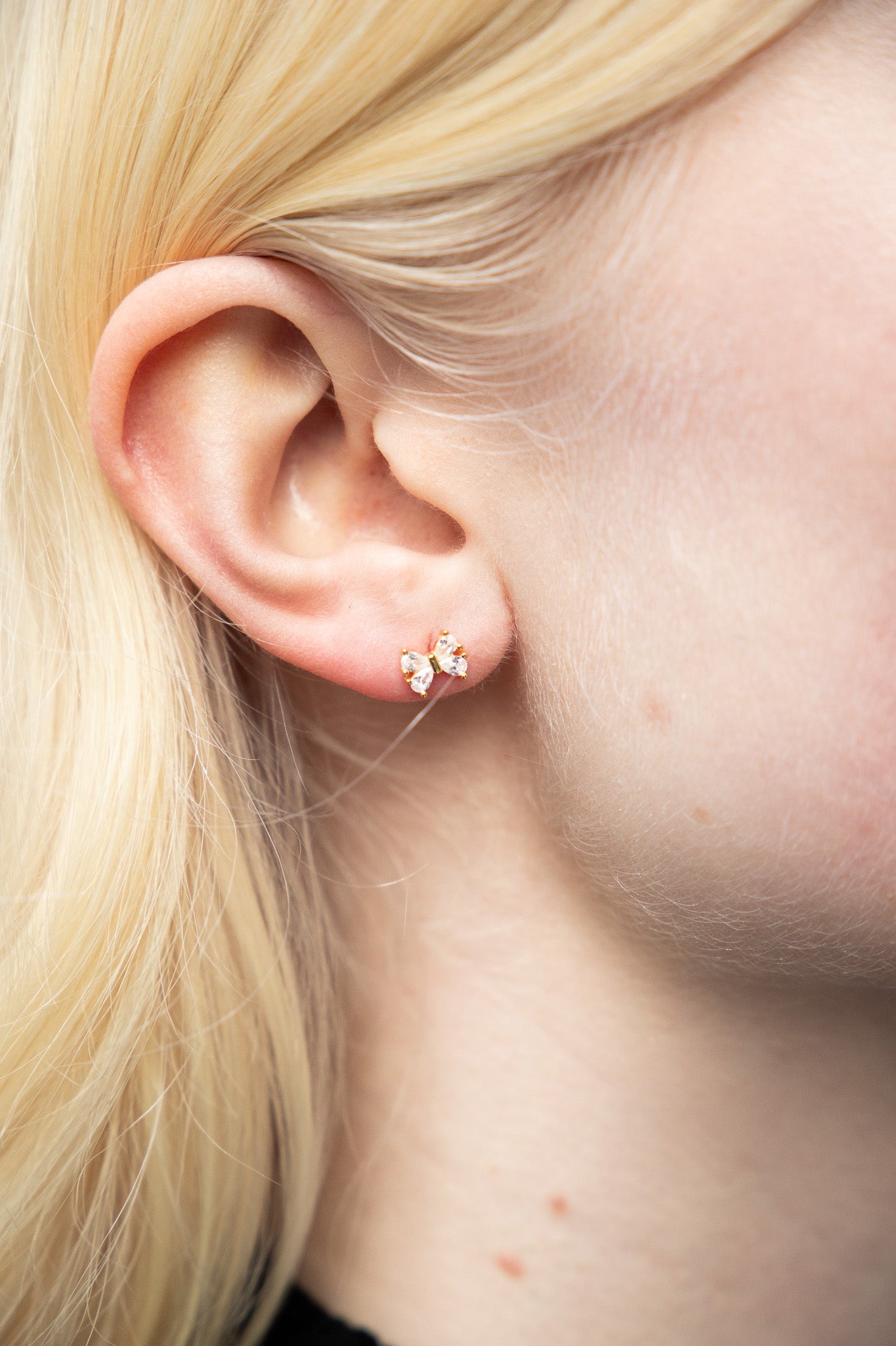 Élégance Nouée Earrings in Gold