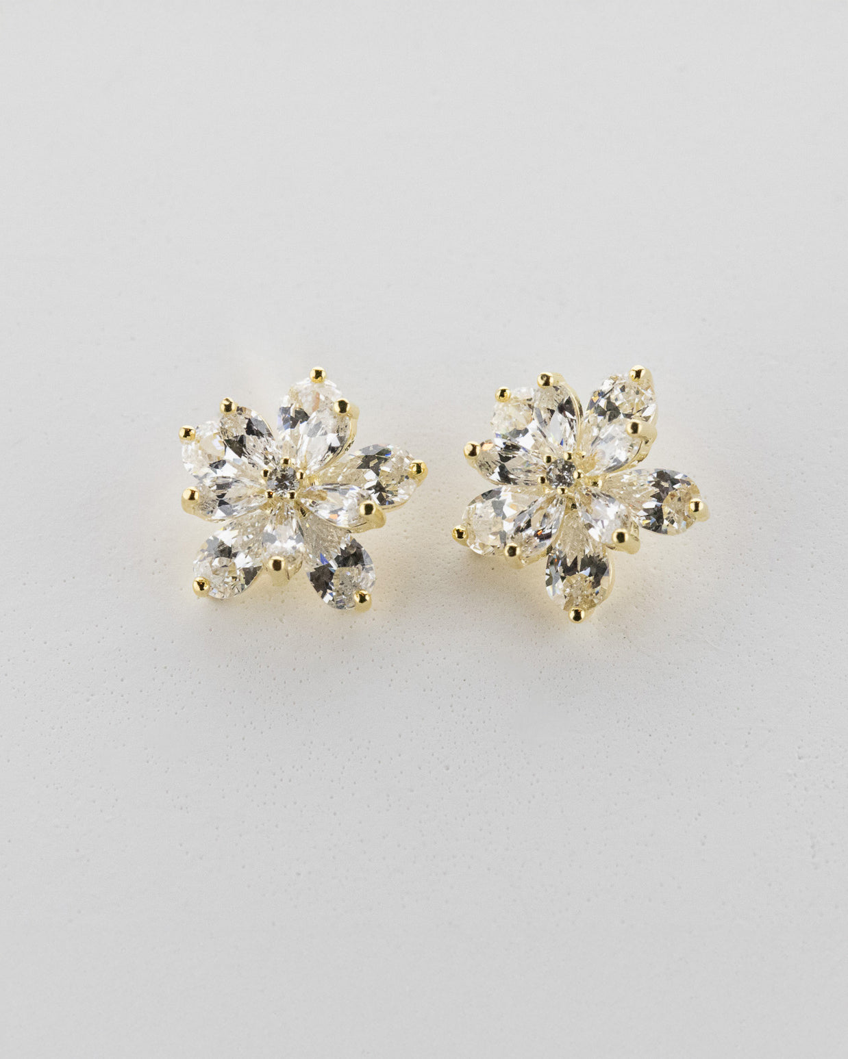 Étoile de Glaçe Earrings in Gold