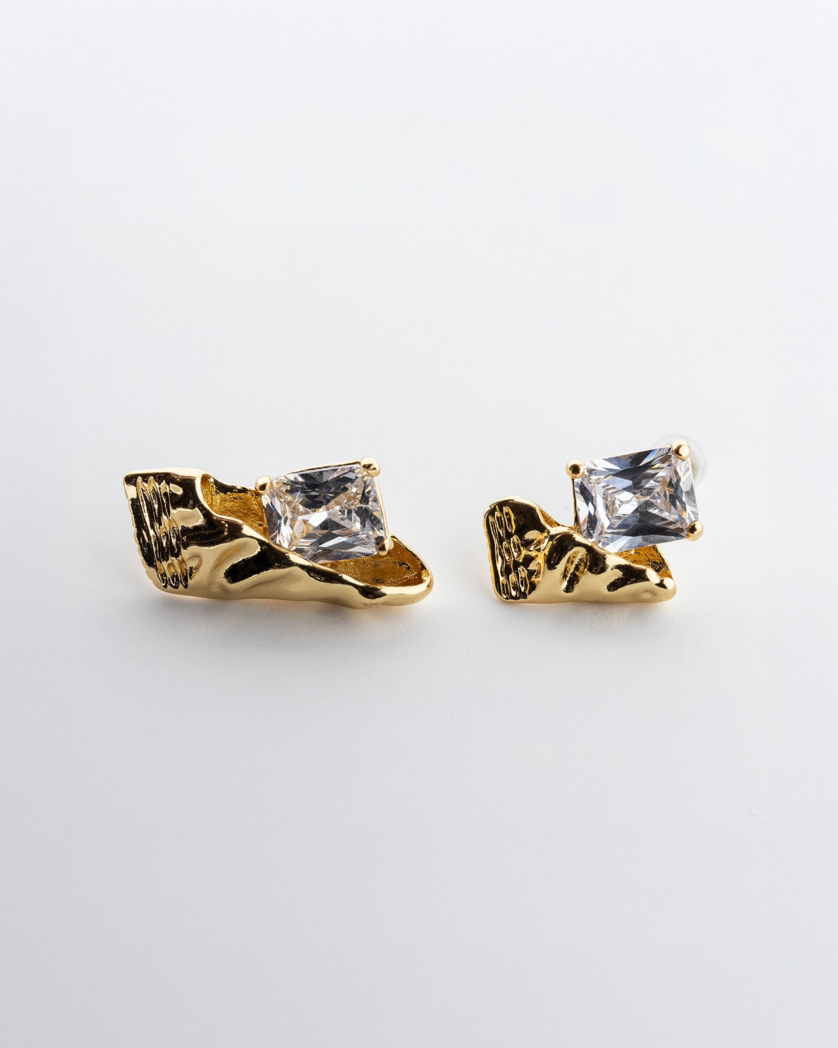 Délicieux Zirconia Earrings in Gold
