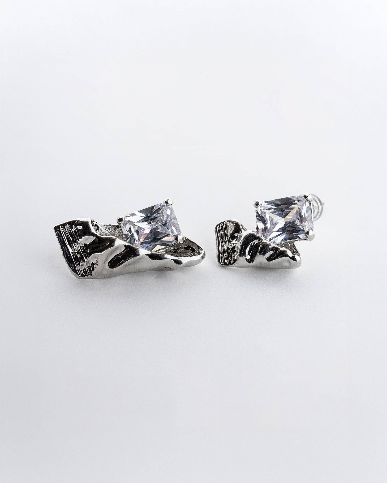 Délicieux Zirconia Earrings in Silver