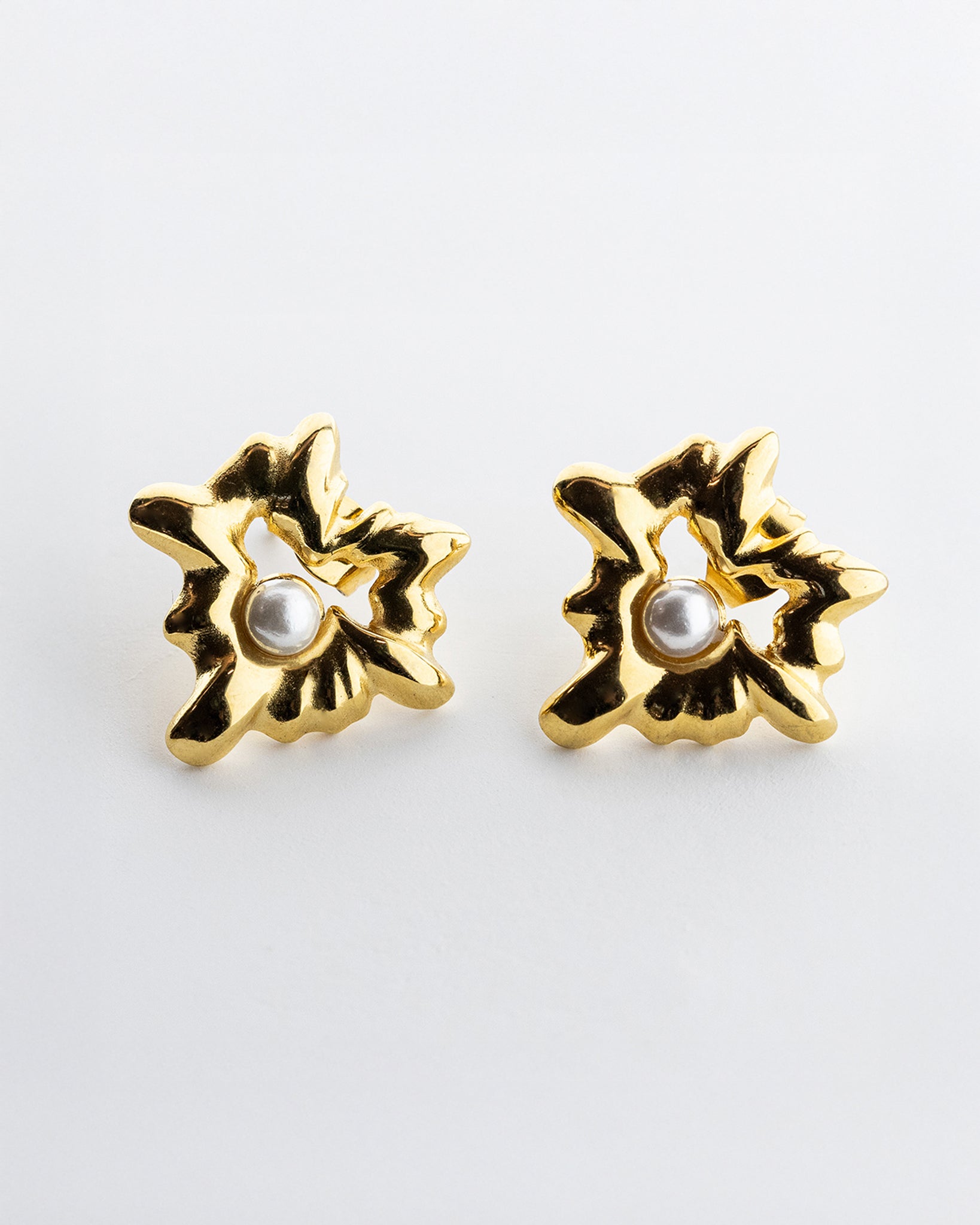 Étoile de Perle Golden Earrings