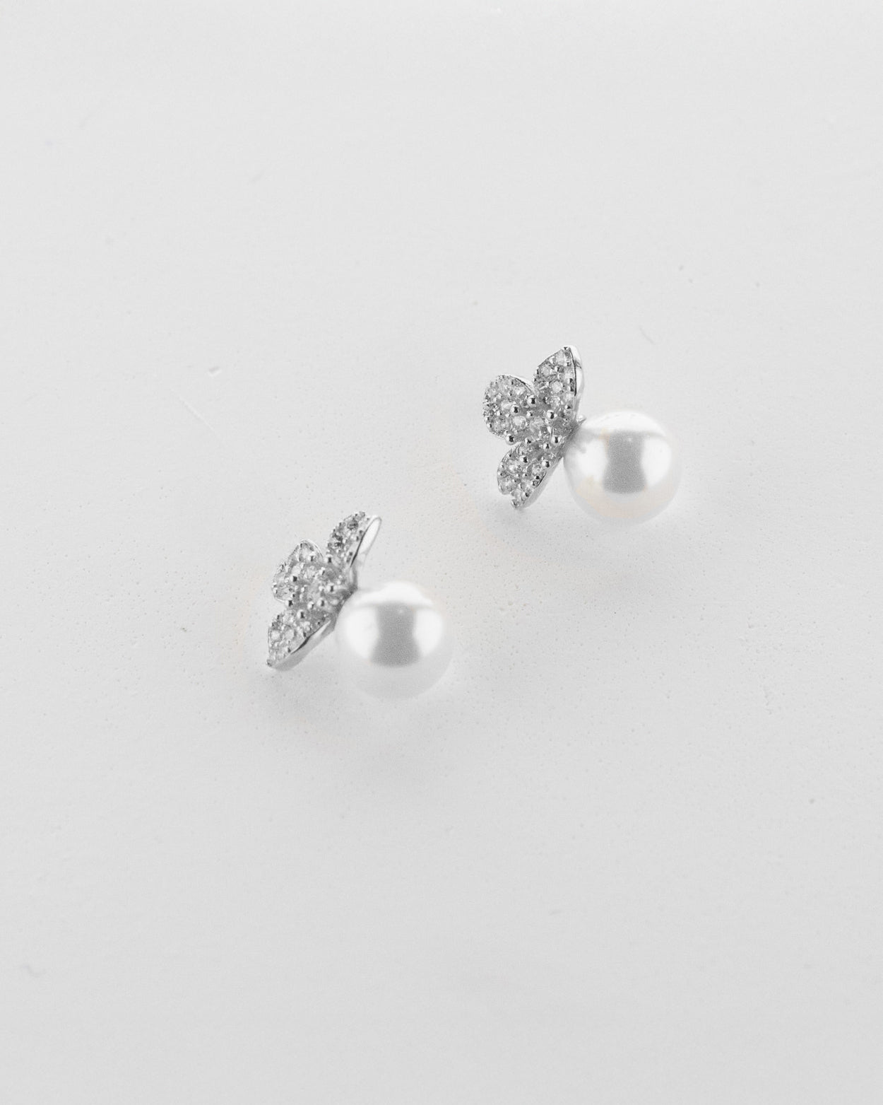 Fleur de Givre Earrings in Silver