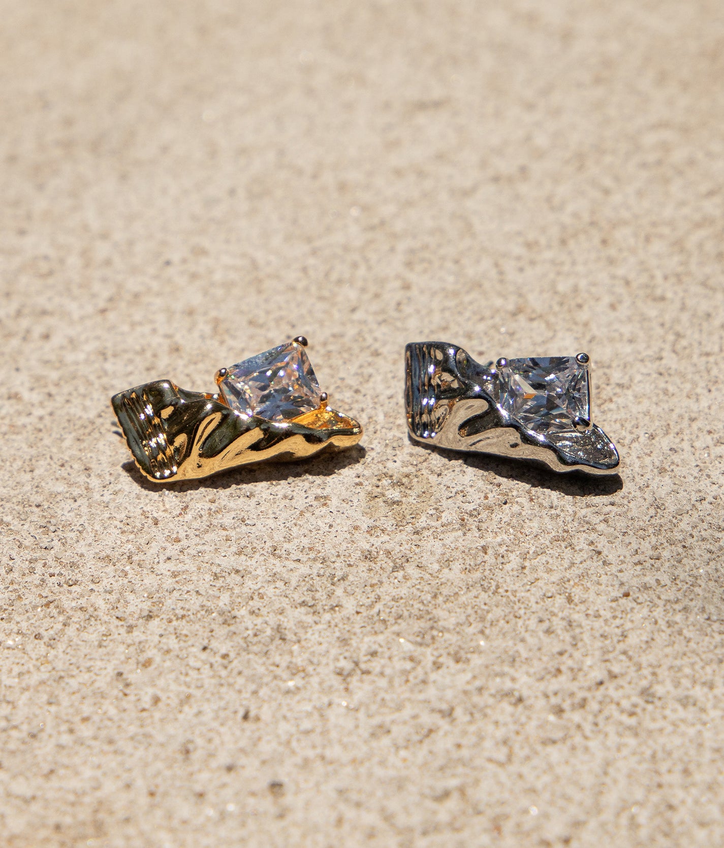 Délicieux Zirconia Earrings in Gold